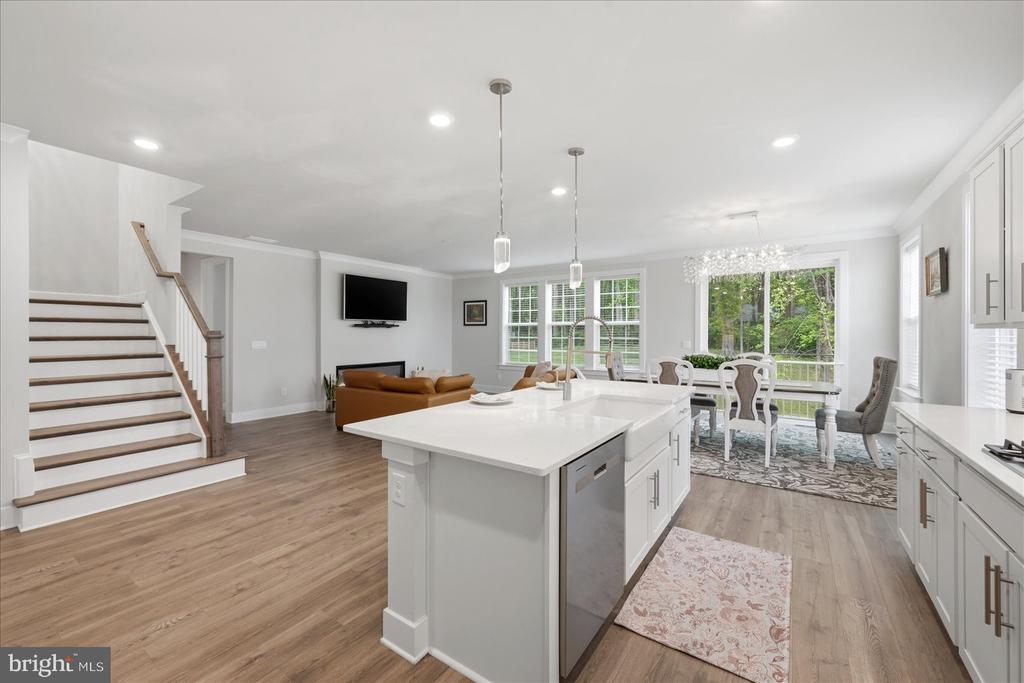 7817 HOLSTON LN, BROAD RUN, Virginia 20137, 5 Bedrooms Bedrooms, ,4 BathroomsBathrooms,Residential,7817 HOLSTON LN,VAFQ2021732 MLS # VAFQ2021732