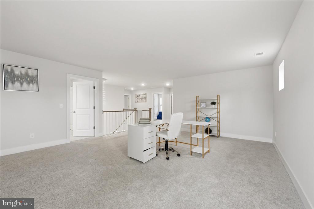 7817 HOLSTON LN, BROAD RUN, Virginia 20137, 5 Bedrooms Bedrooms, ,4 BathroomsBathrooms,Residential,7817 HOLSTON LN,VAFQ2021732 MLS # VAFQ2021732