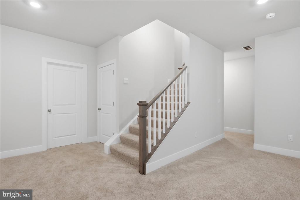 7817 HOLSTON LN, BROAD RUN, Virginia 20137, 5 Bedrooms Bedrooms, ,4 BathroomsBathrooms,Residential,7817 HOLSTON LN,VAFQ2021732 MLS # VAFQ2021732