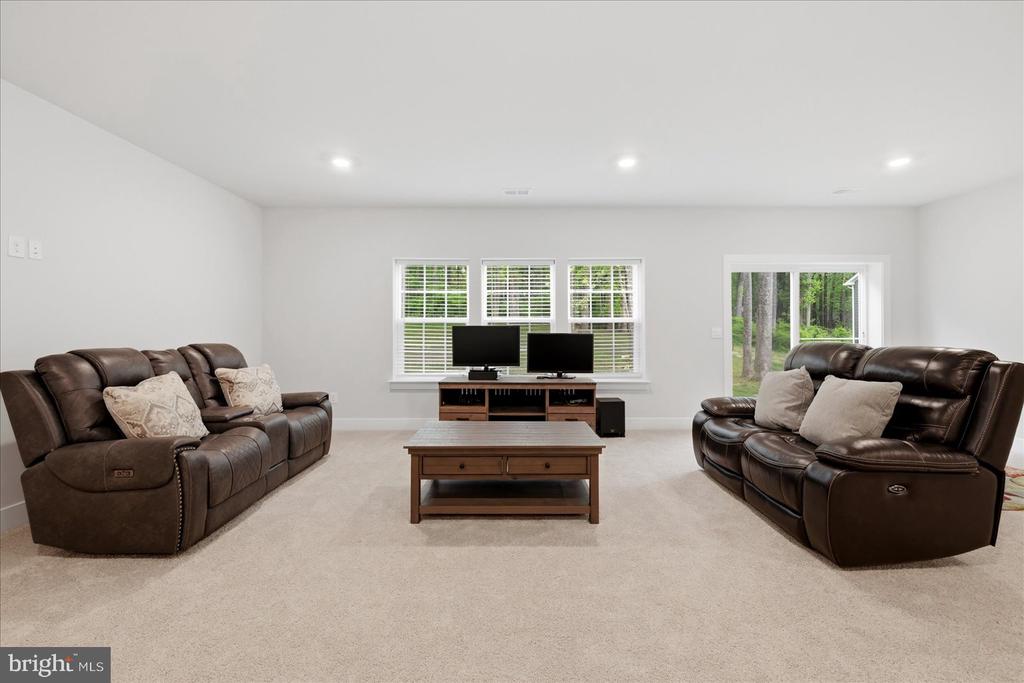 7817 HOLSTON LN, BROAD RUN, Virginia 20137, 5 Bedrooms Bedrooms, ,4 BathroomsBathrooms,Residential,7817 HOLSTON LN,VAFQ2021732 MLS # VAFQ2021732