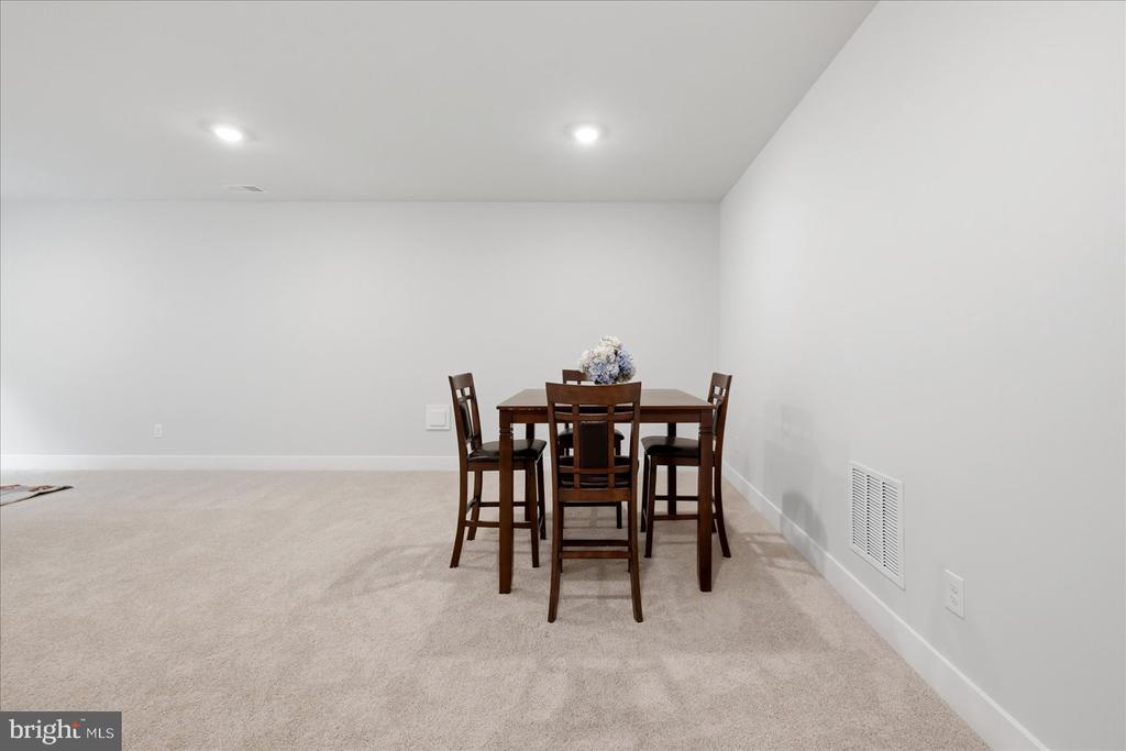 7817 HOLSTON LN, BROAD RUN, Virginia 20137, 5 Bedrooms Bedrooms, ,4 BathroomsBathrooms,Residential,7817 HOLSTON LN,VAFQ2021732 MLS # VAFQ2021732