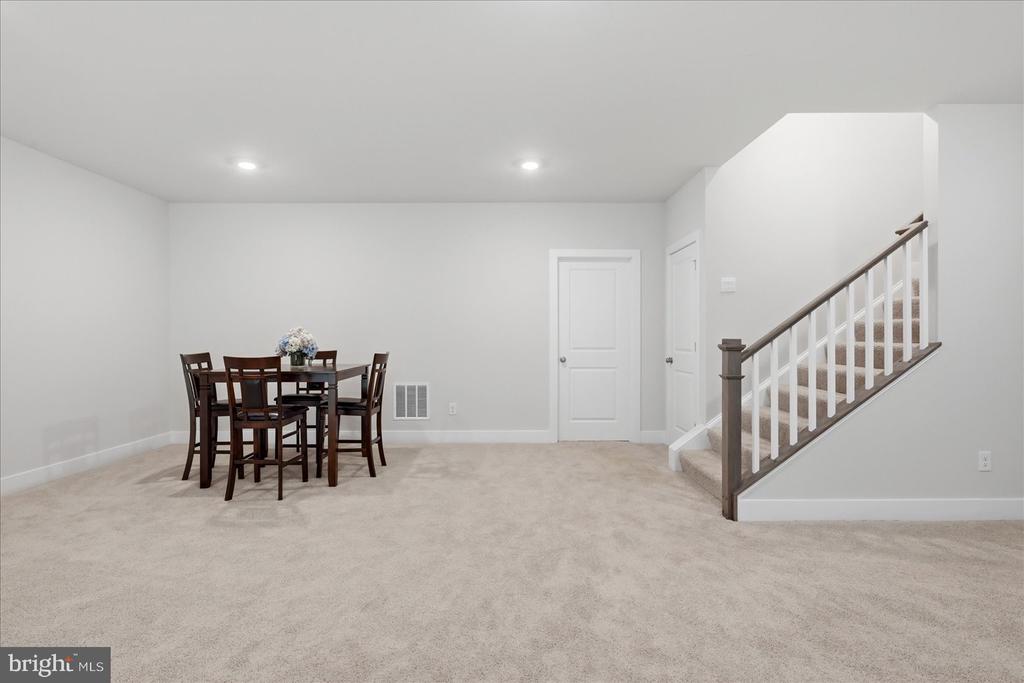 7817 HOLSTON LN, BROAD RUN, Virginia 20137, 5 Bedrooms Bedrooms, ,4 BathroomsBathrooms,Residential,7817 HOLSTON LN,VAFQ2021732 MLS # VAFQ2021732