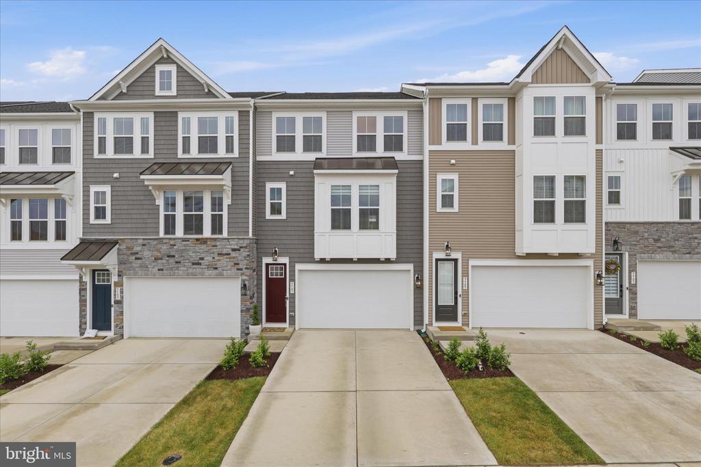 9507 MAIDENHAIR AVE, FREDERICKSBURG, Virginia 22407, 4 Bedrooms Bedrooms, ,3 BathroomsBathrooms,Residential,9507 MAIDENHAIR AVE,VASP2041338 MLS # VASP2041338