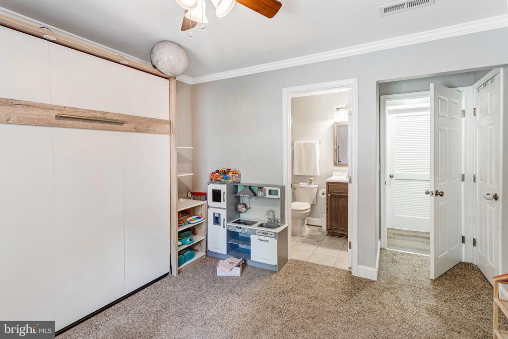 10206 GAYLE CT, SPOTSYLVANIA, Virginia 22553, 4 Bedrooms Bedrooms, ,3 BathroomsBathrooms,Residential,10206 GAYLE CT,VASP2041284 MLS # VASP2041284
