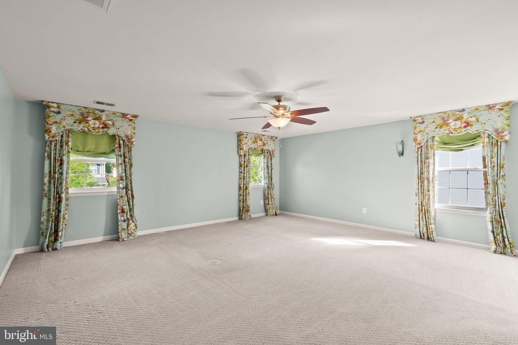 553 WINDERMERE DR, CULPEPER, Virginia 22701, 4 Bedrooms Bedrooms, ,3 BathroomsBathrooms,Residential,553 WINDERMERE DR,VACU2012898 MLS # VACU2012898