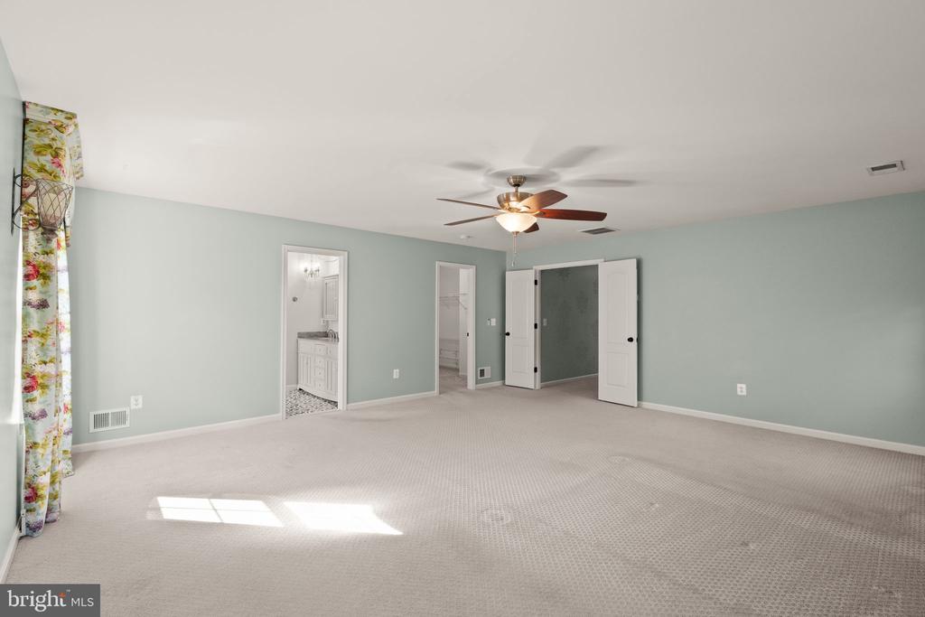 553 WINDERMERE DR, CULPEPER, Virginia 22701, 4 Bedrooms Bedrooms, ,3 BathroomsBathrooms,Residential,553 WINDERMERE DR,VACU2012898 MLS # VACU2012898