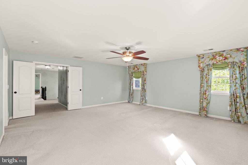 553 WINDERMERE DR, CULPEPER, Virginia 22701, 4 Bedrooms Bedrooms, ,3 BathroomsBathrooms,Residential,553 WINDERMERE DR,VACU2012898 MLS # VACU2012898