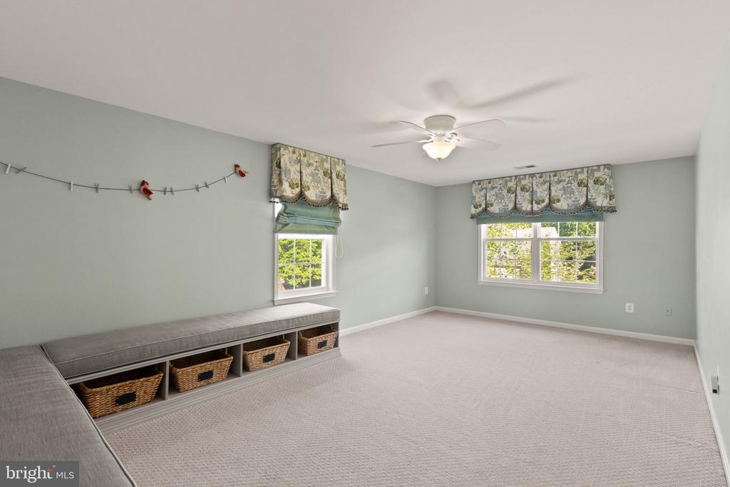 553 WINDERMERE DR, CULPEPER, Virginia 22701, 4 Bedrooms Bedrooms, ,3 BathroomsBathrooms,Residential,553 WINDERMERE DR,VACU2012898 MLS # VACU2012898