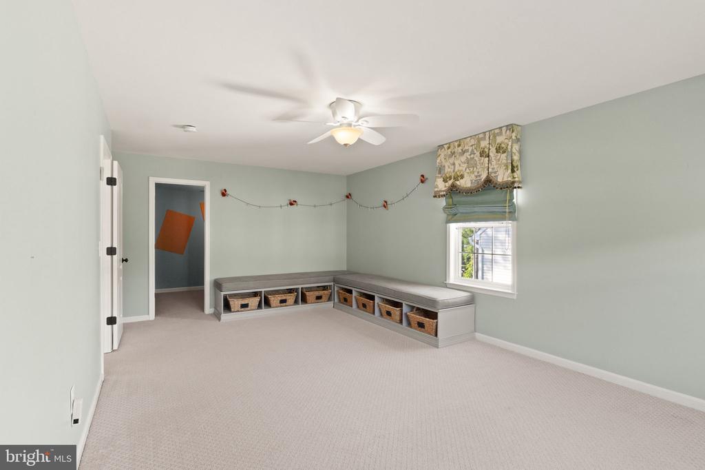 553 WINDERMERE DR, CULPEPER, Virginia 22701, 4 Bedrooms Bedrooms, ,3 BathroomsBathrooms,Residential,553 WINDERMERE DR,VACU2012898 MLS # VACU2012898