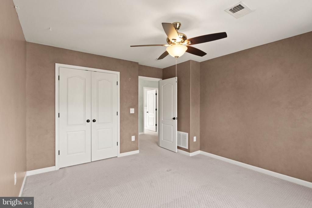 553 WINDERMERE DR, CULPEPER, Virginia 22701, 4 Bedrooms Bedrooms, ,3 BathroomsBathrooms,Residential,553 WINDERMERE DR,VACU2012898 MLS # VACU2012898