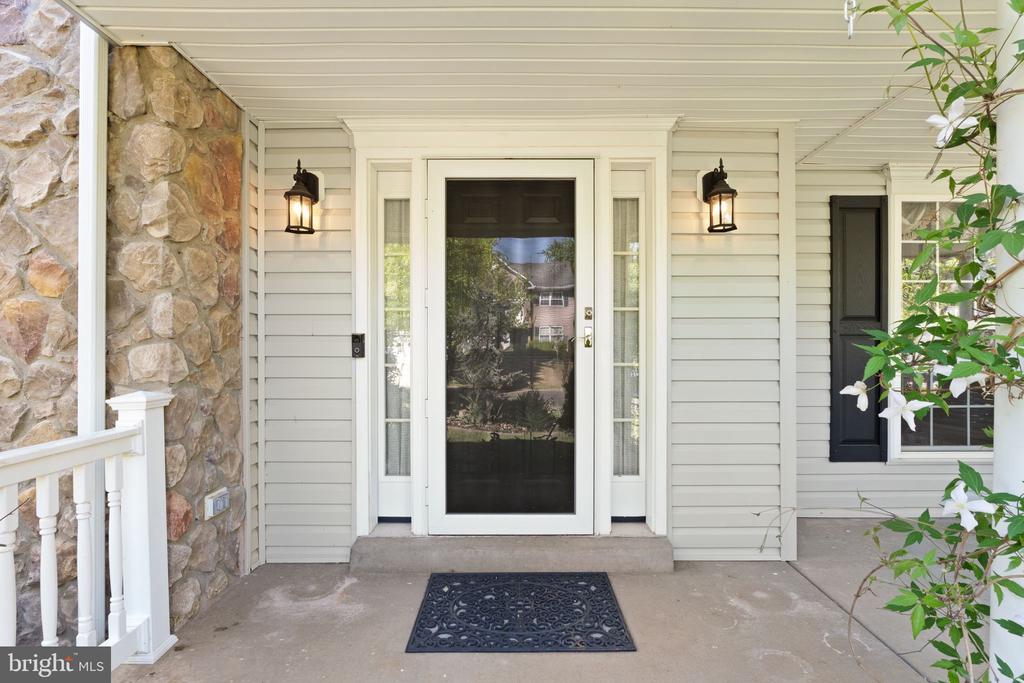 553 WINDERMERE DR, CULPEPER, Virginia 22701, 4 Bedrooms Bedrooms, ,3 BathroomsBathrooms,Residential,553 WINDERMERE DR,VACU2012898 MLS # VACU2012898