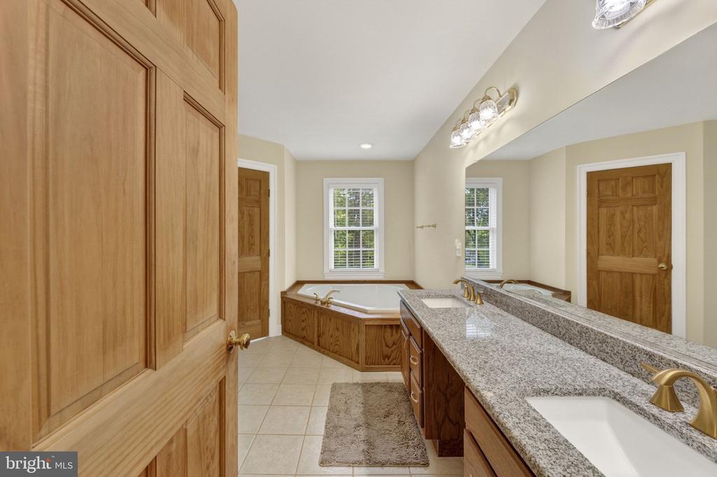 11186 PIMLICO CIR, CULPEPER, Virginia 22701, 4 Bedrooms Bedrooms, ,4 BathroomsBathrooms,Residential,11186 PIMLICO CIR,VACU2013444 MLS # VACU2013444