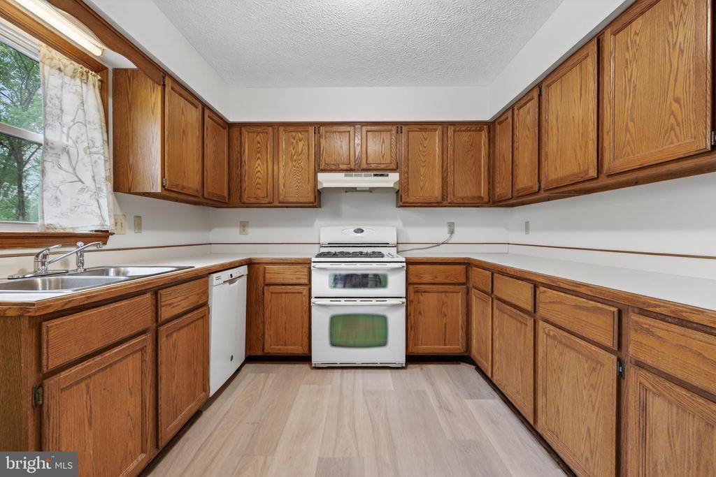 10985 BLAKE LN, BEALETON, Virginia 22712, 3 Bedrooms Bedrooms, ,2 BathroomsBathrooms,Residential,10985 BLAKE LN,VAFQ2020154 MLS # VAFQ2020154