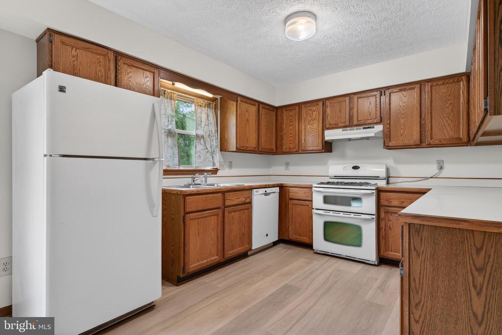 10985 BLAKE LN, BEALETON, Virginia 22712, 3 Bedrooms Bedrooms, ,2 BathroomsBathrooms,Residential,10985 BLAKE LN,VAFQ2020154 MLS # VAFQ2020154
