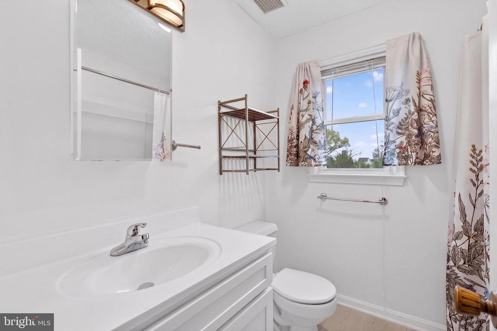 10985 BLAKE LN, BEALETON, Virginia 22712, 3 Bedrooms Bedrooms, ,2 BathroomsBathrooms,Residential,10985 BLAKE LN,VAFQ2020154 MLS # VAFQ2020154