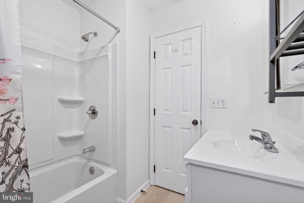 10985 BLAKE LN, BEALETON, Virginia 22712, 3 Bedrooms Bedrooms, ,2 BathroomsBathrooms,Residential,10985 BLAKE LN,VAFQ2020154 MLS # VAFQ2020154