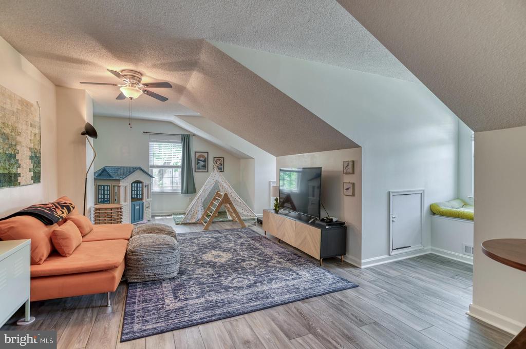 1393 N RED OAK WAY, CULPEPER, Virginia 22701, 4 Bedrooms Bedrooms, ,2 BathroomsBathrooms,Residential,1393 N RED OAK WAY,VACU2013446 MLS # VACU2013446