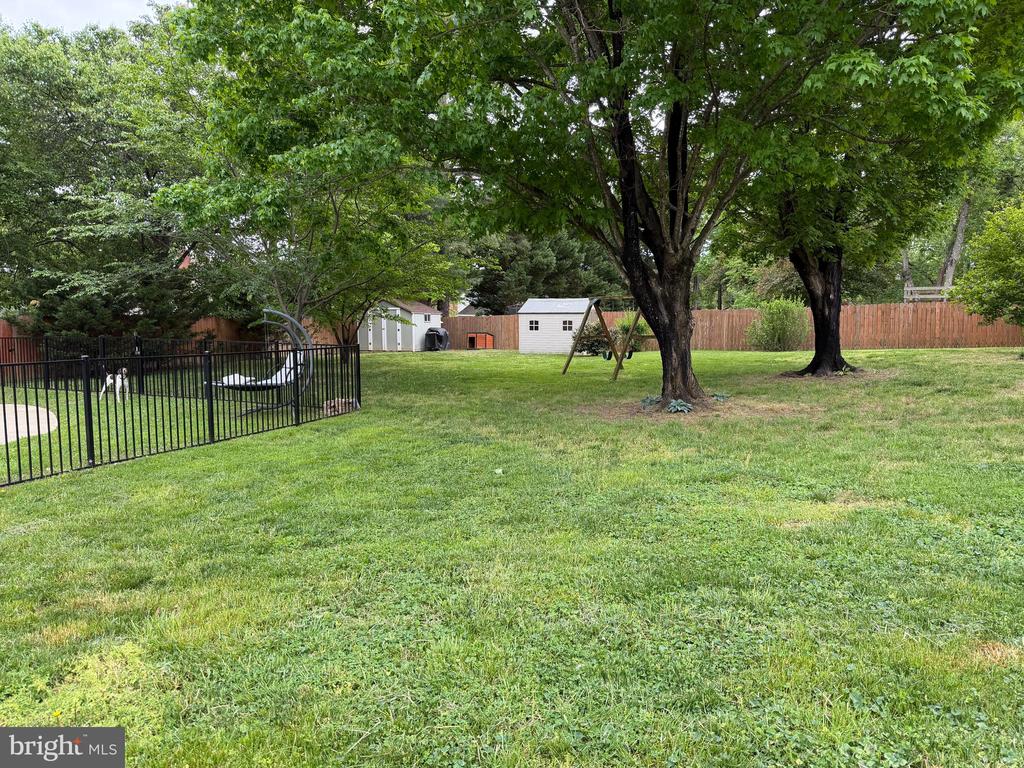 5118 SIGNAL CORPS DR, FREDERICKSBURG, Virginia 22408, 4 Bedrooms Bedrooms, ,3 BathroomsBathrooms,Residential,5118 SIGNAL CORPS DR,VASP2041356 MLS # VASP2041356