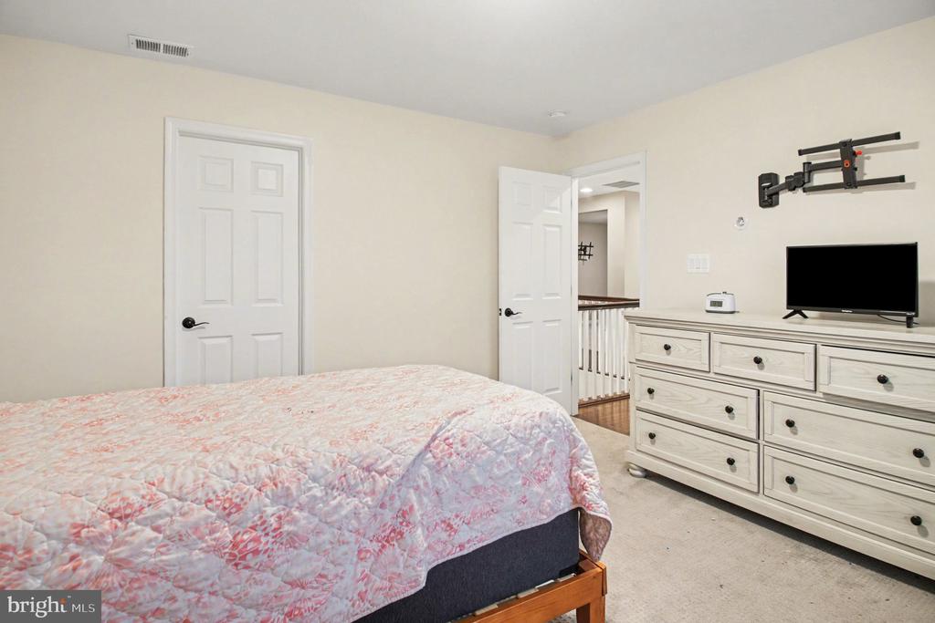 702 KINGSBROOK, CULPEPER, Virginia 22701, 4 Bedrooms Bedrooms, ,3 BathroomsBathrooms,Residential,702 KINGSBROOK,VACU2013430 MLS # VACU2013430
