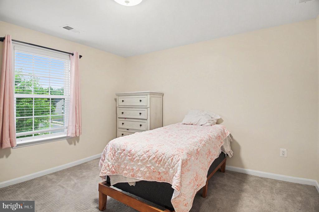 702 KINGSBROOK, CULPEPER, Virginia 22701, 4 Bedrooms Bedrooms, ,3 BathroomsBathrooms,Residential,702 KINGSBROOK,VACU2013430 MLS # VACU2013430