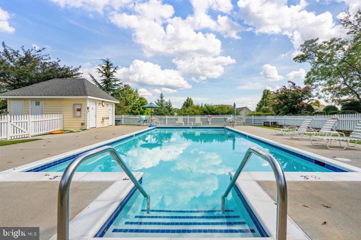6704 HOLLY FARM LN, WARRENTON, Virginia 20187, 2 Bedrooms Bedrooms, ,2 BathroomsBathrooms,Residential,6704 HOLLY FARM LN,VAFQ2021734 MLS # VAFQ2021734