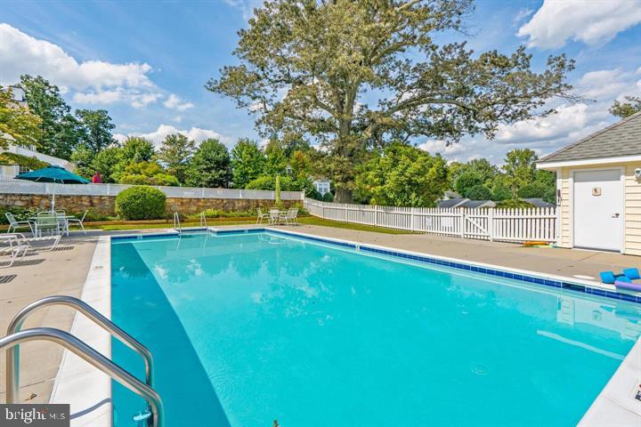 6704 HOLLY FARM LN, WARRENTON, Virginia 20187, 2 Bedrooms Bedrooms, ,2 BathroomsBathrooms,Residential,6704 HOLLY FARM LN,VAFQ2021734 MLS # VAFQ2021734