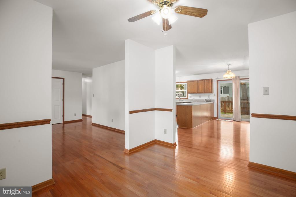 619 SHAMROCK DR, FREDERICKSBURG, Virginia 22407, 3 Bedrooms Bedrooms, ,2 BathroomsBathrooms,Residential,619 SHAMROCK DR,VASP2041352 MLS # VASP2041352