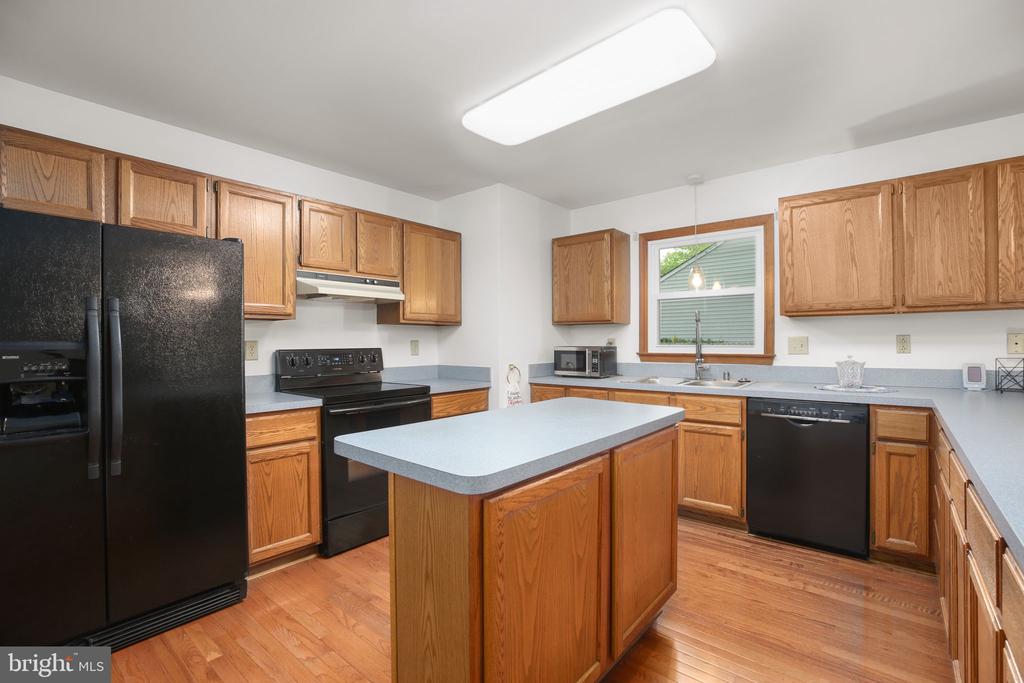 619 SHAMROCK DR, FREDERICKSBURG, Virginia 22407, 3 Bedrooms Bedrooms, ,2 BathroomsBathrooms,Residential,619 SHAMROCK DR,VASP2041352 MLS # VASP2041352