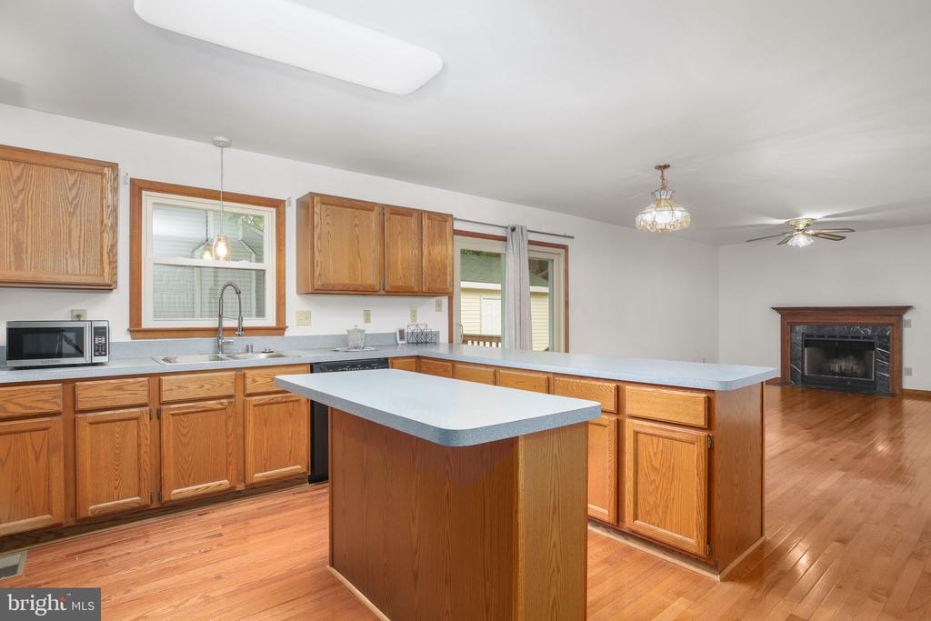 619 SHAMROCK DR, FREDERICKSBURG, Virginia 22407, 3 Bedrooms Bedrooms, ,2 BathroomsBathrooms,Residential,619 SHAMROCK DR,VASP2041352 MLS # VASP2041352