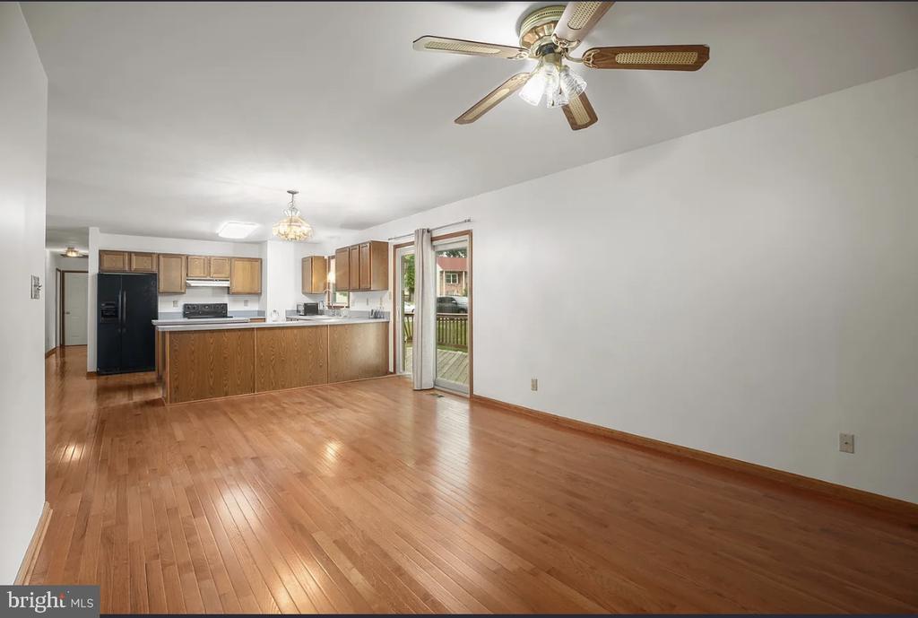 619 SHAMROCK DR, FREDERICKSBURG, Virginia 22407, 3 Bedrooms Bedrooms, ,2 BathroomsBathrooms,Residential,619 SHAMROCK DR,VASP2041352 MLS # VASP2041352