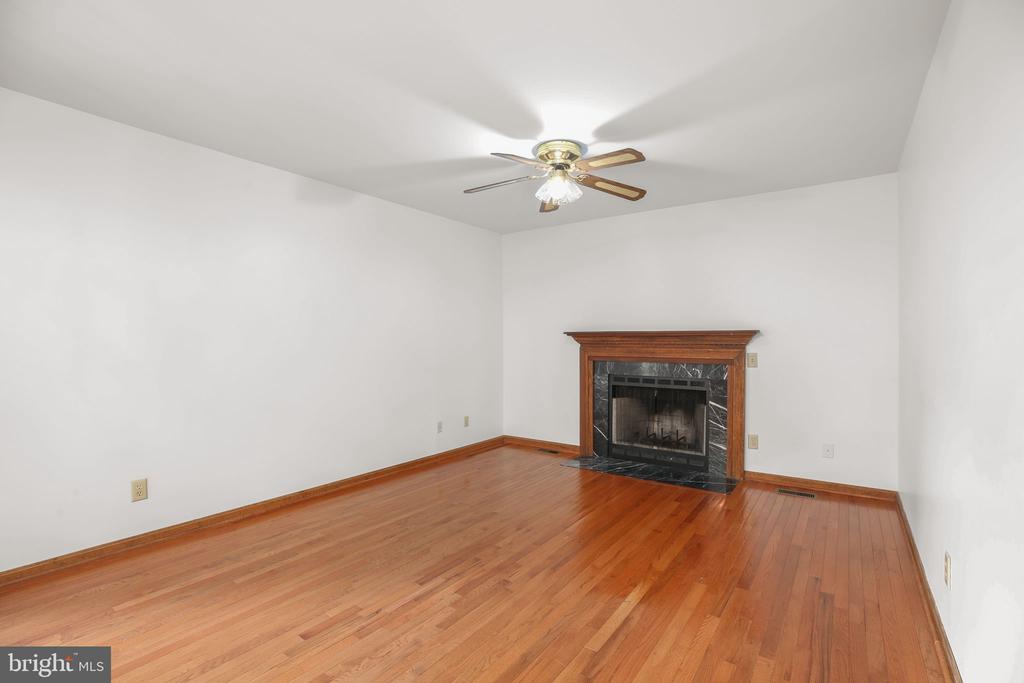 619 SHAMROCK DR, FREDERICKSBURG, Virginia 22407, 3 Bedrooms Bedrooms, ,2 BathroomsBathrooms,Residential,619 SHAMROCK DR,VASP2041352 MLS # VASP2041352