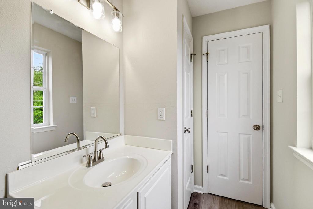 11256 TORRIE WAY, BEALETON, Virginia 22712, 2 Bedrooms Bedrooms, ,2 BathroomsBathrooms,Residential,CEDAR LEE CONDOMINIUM,11256 TORRIE WAY,VAFQ2021720 MLS # VAFQ2021720