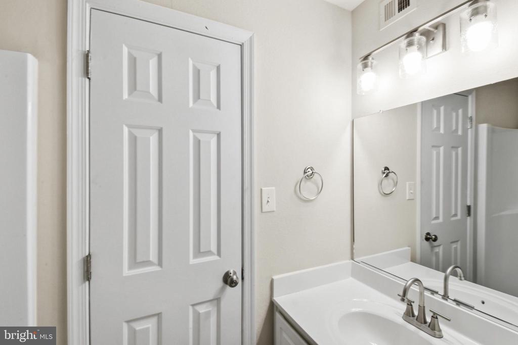 11256 TORRIE WAY, BEALETON, Virginia 22712, 2 Bedrooms Bedrooms, ,2 BathroomsBathrooms,Residential,CEDAR LEE CONDOMINIUM,11256 TORRIE WAY,VAFQ2021720 MLS # VAFQ2021720