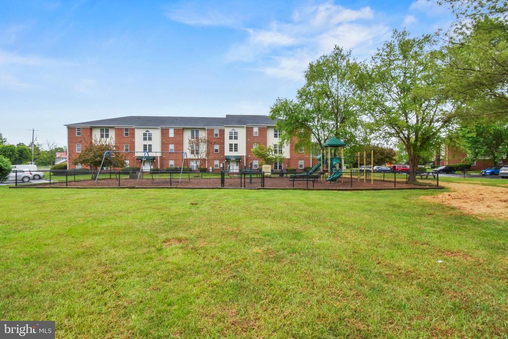 11256 TORRIE WAY, BEALETON, Virginia 22712, 2 Bedrooms Bedrooms, ,2 BathroomsBathrooms,Residential,CEDAR LEE CONDOMINIUM,11256 TORRIE WAY,VAFQ2021720 MLS # VAFQ2021720