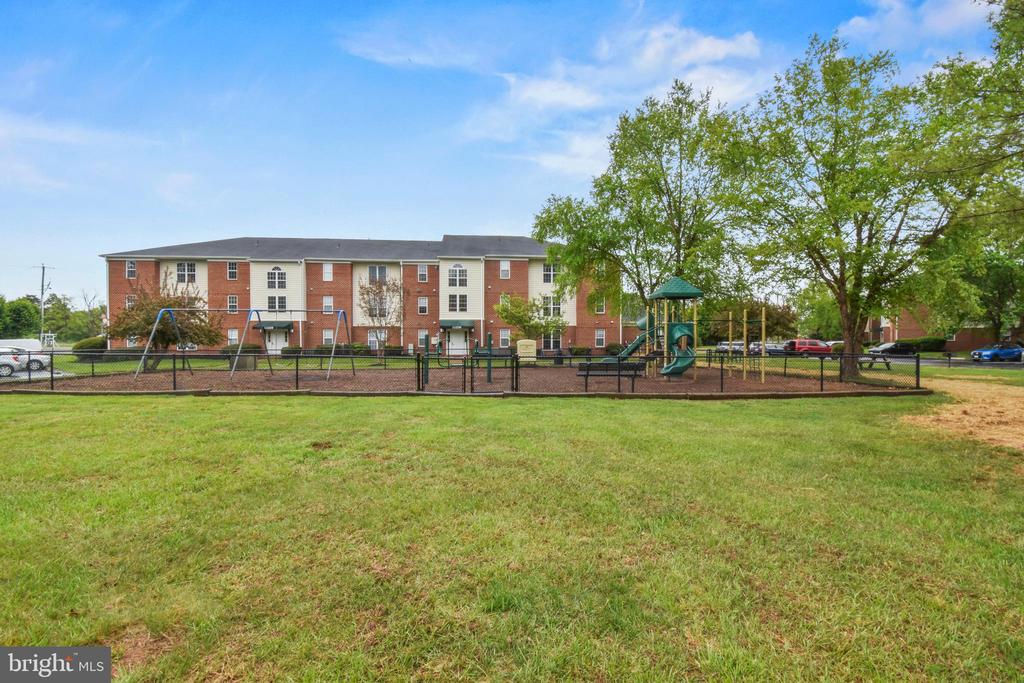 11256 TORRIE WAY, BEALETON, Virginia 22712, 2 Bedrooms Bedrooms, ,2 BathroomsBathrooms,Residential,CEDAR LEE CONDOMINIUM,11256 TORRIE WAY,VAFQ2021720 MLS # VAFQ2021720