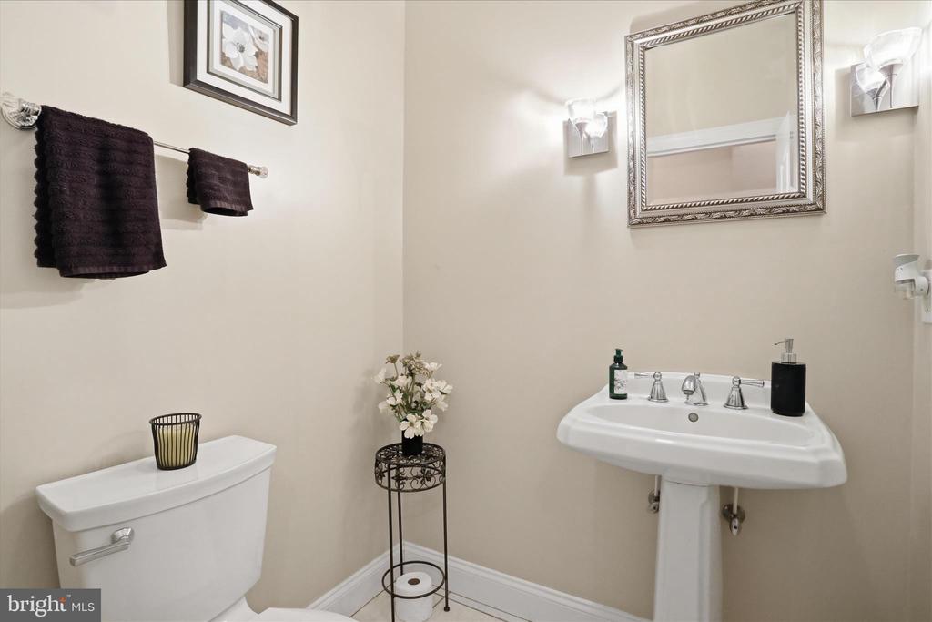 524 S MCDANIEL LN, SHENANDOAH, Virginia 22849, 6 Bedrooms Bedrooms, ,6 BathroomsBathrooms,Residential,524 S MCDANIEL LN,VAPA2006350 MLS # VAPA2006350