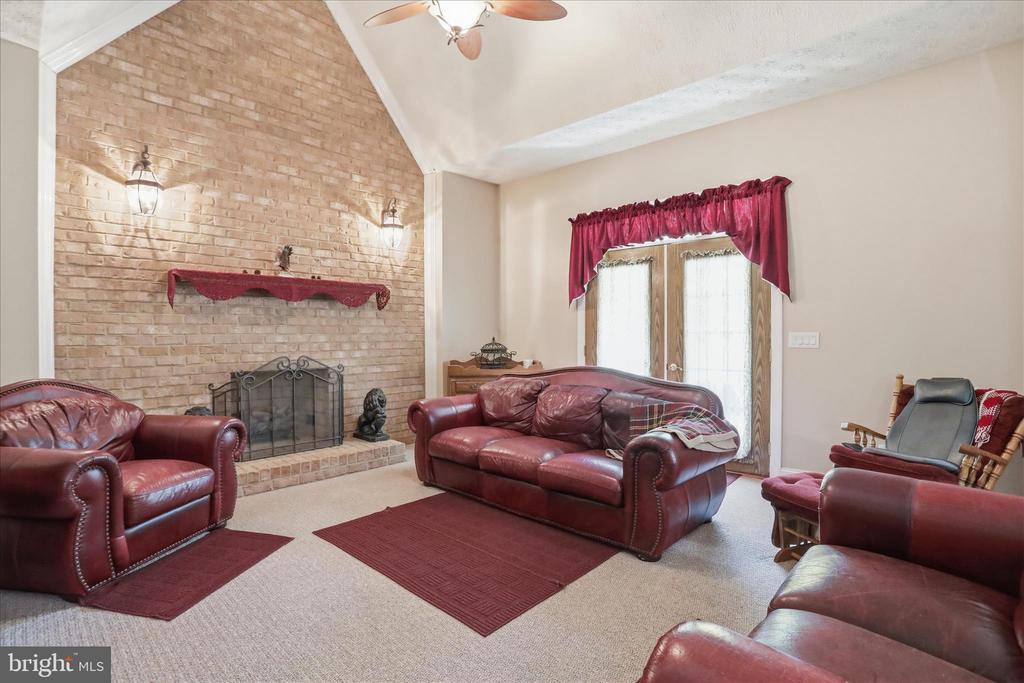 524 S MCDANIEL LN, SHENANDOAH, Virginia 22849, 6 Bedrooms Bedrooms, ,6 BathroomsBathrooms,Residential,524 S MCDANIEL LN,VAPA2006350 MLS # VAPA2006350
