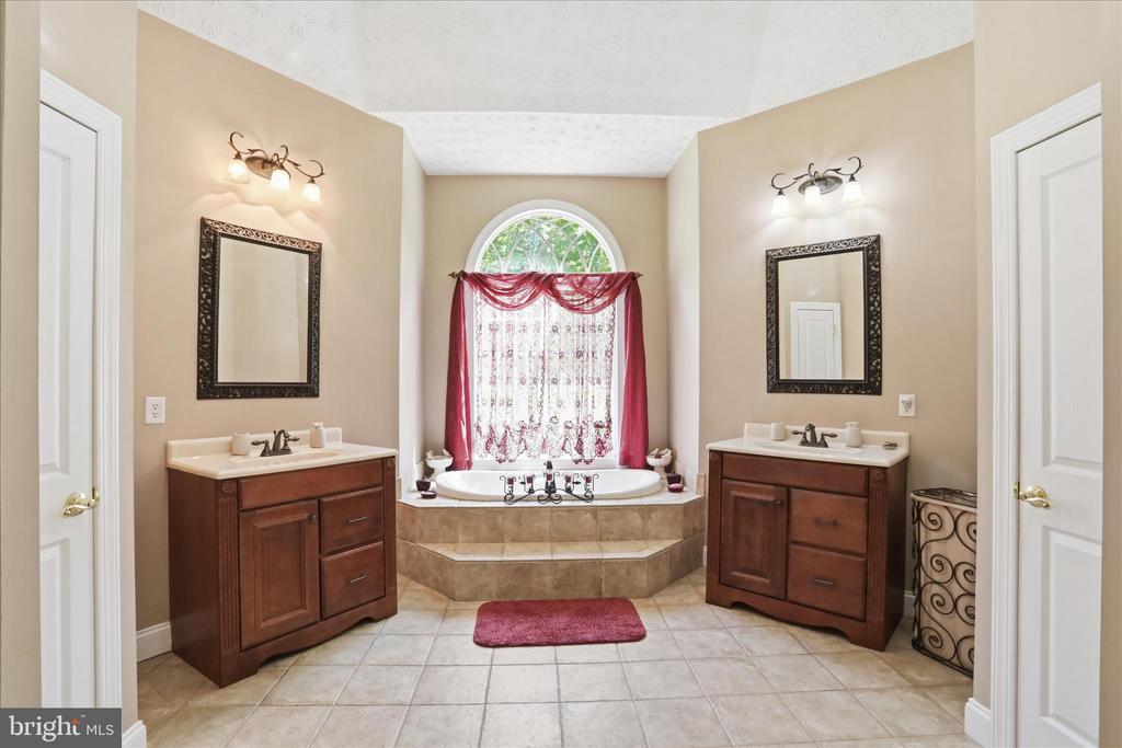 524 S MCDANIEL LN, SHENANDOAH, Virginia 22849, 6 Bedrooms Bedrooms, ,6 BathroomsBathrooms,Residential,524 S MCDANIEL LN,VAPA2006350 MLS # VAPA2006350