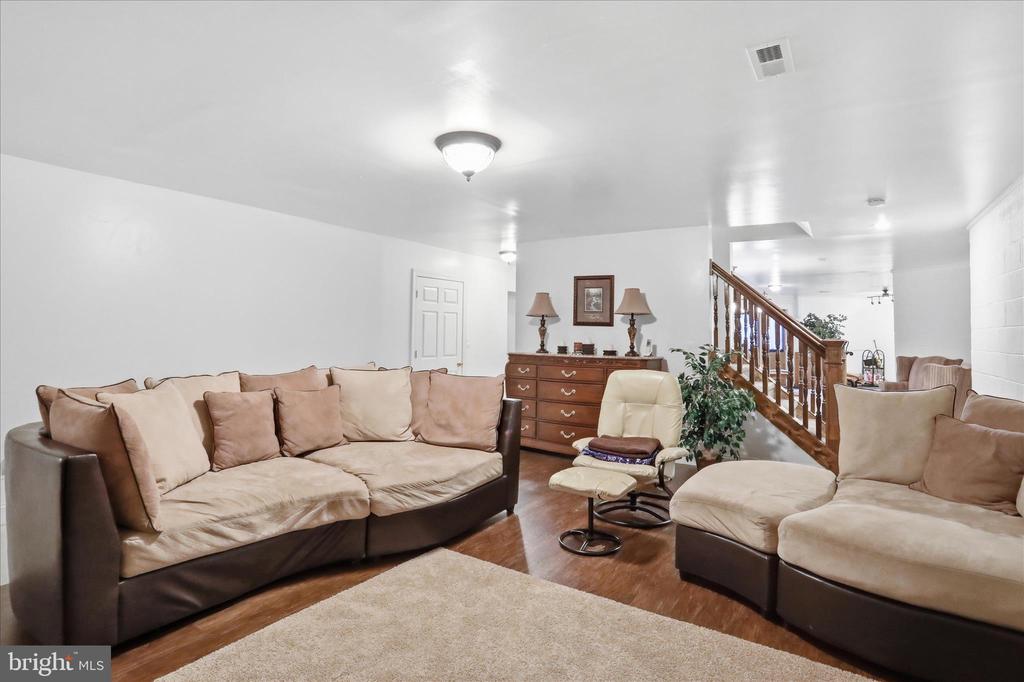 524 S MCDANIEL LN, SHENANDOAH, Virginia 22849, 6 Bedrooms Bedrooms, ,6 BathroomsBathrooms,Residential,524 S MCDANIEL LN,VAPA2006350 MLS # VAPA2006350