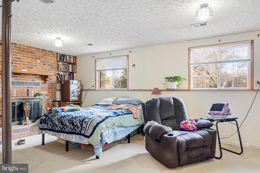 6439 LANCASTER DR, WARRENTON, Virginia 20187, 3 Bedrooms Bedrooms, ,2 BathroomsBathrooms,Residential,6439 LANCASTER DR,VAFQ2021806 MLS # VAFQ2021806