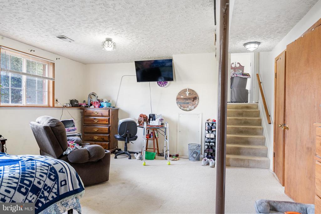 6439 LANCASTER DR, WARRENTON, Virginia 20187, 3 Bedrooms Bedrooms, ,2 BathroomsBathrooms,Residential,6439 LANCASTER DR,VAFQ2021806 MLS # VAFQ2021806