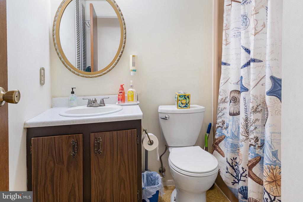 6439 LANCASTER DR, WARRENTON, Virginia 20187, 3 Bedrooms Bedrooms, ,2 BathroomsBathrooms,Residential,6439 LANCASTER DR,VAFQ2021806 MLS # VAFQ2021806