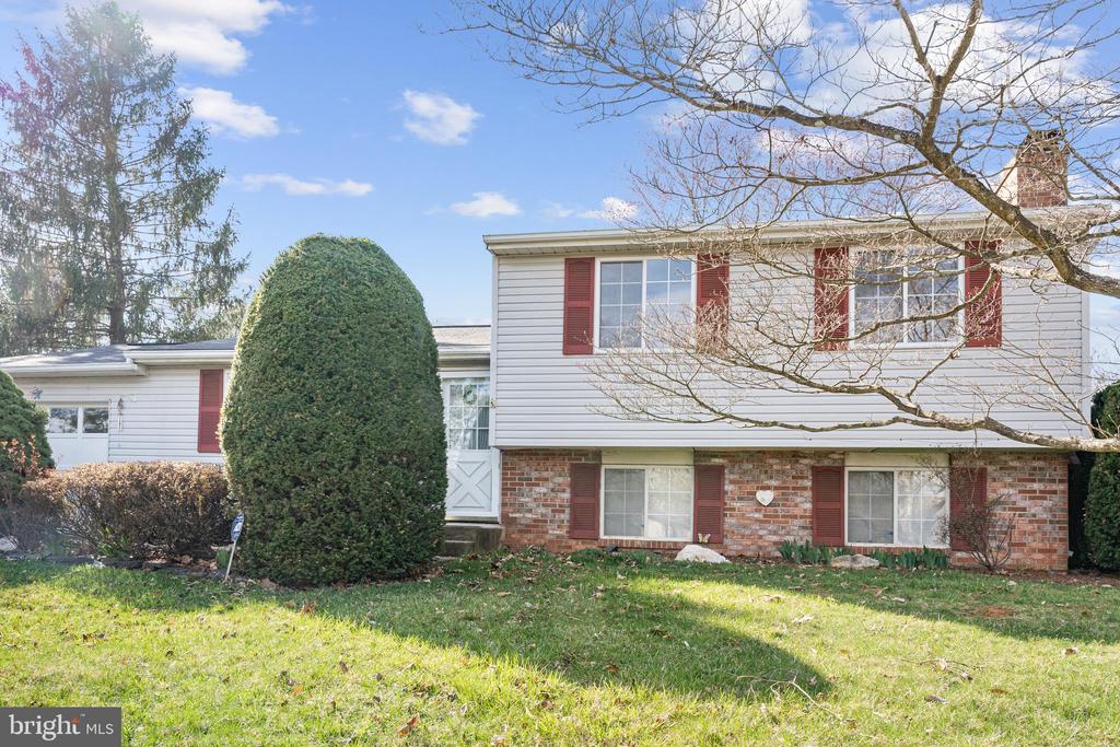 6439 LANCASTER DR, WARRENTON, Virginia 20187, 3 Bedrooms Bedrooms, ,2 BathroomsBathrooms,Residential,6439 LANCASTER DR,VAFQ2021806 MLS # VAFQ2021806