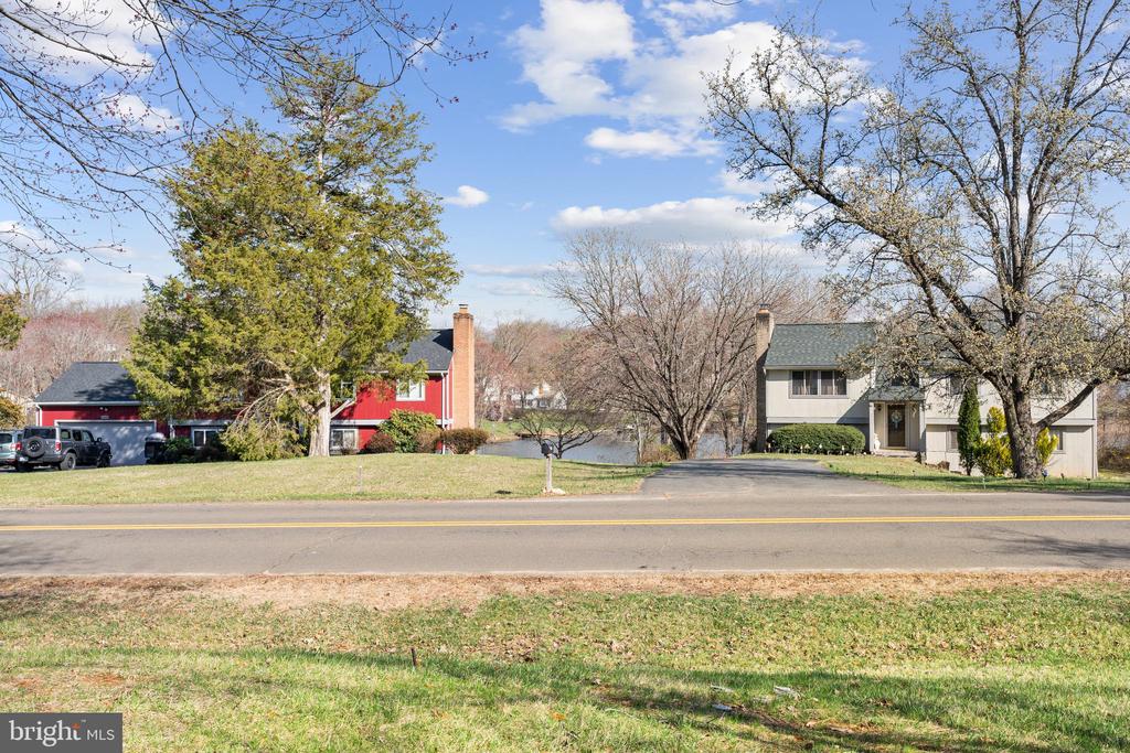 6439 LANCASTER DR, WARRENTON, Virginia 20187, 3 Bedrooms Bedrooms, ,2 BathroomsBathrooms,Residential,6439 LANCASTER DR,VAFQ2021806 MLS # VAFQ2021806