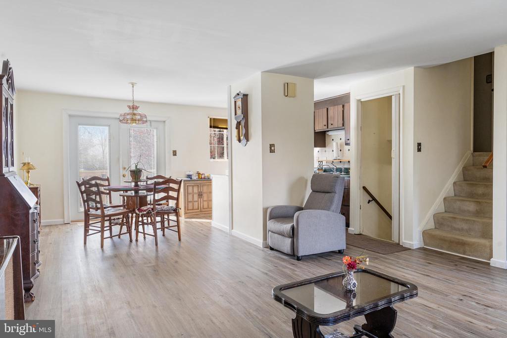 6439 LANCASTER DR, WARRENTON, Virginia 20187, 3 Bedrooms Bedrooms, ,2 BathroomsBathrooms,Residential,6439 LANCASTER DR,VAFQ2021806 MLS # VAFQ2021806