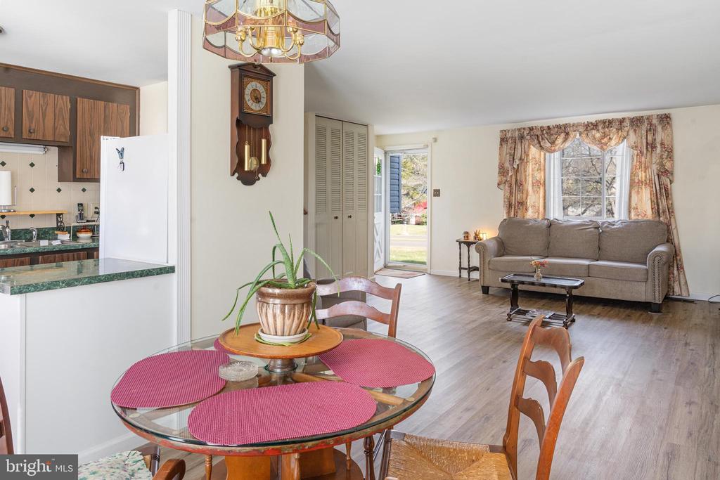 6439 LANCASTER DR, WARRENTON, Virginia 20187, 3 Bedrooms Bedrooms, ,2 BathroomsBathrooms,Residential,6439 LANCASTER DR,VAFQ2021806 MLS # VAFQ2021806