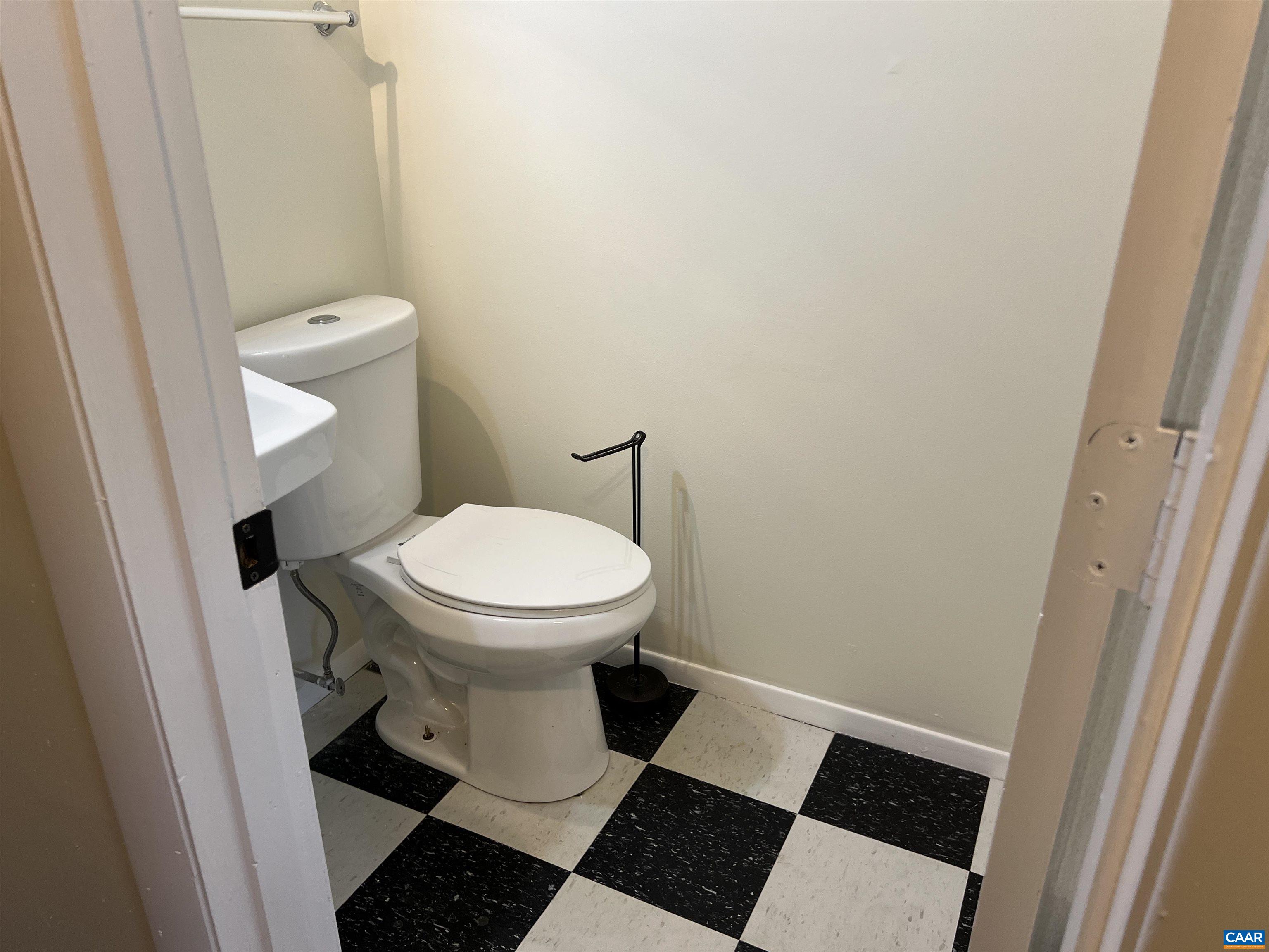 405 VALLEY ROAD EXT, CHARLOTTESVILLE, Virginia 22903, 3 Bedrooms Bedrooms, ,1 BathroomBathrooms,Residential,405 VALLEY ROAD EXT,674654 MLS # 674654