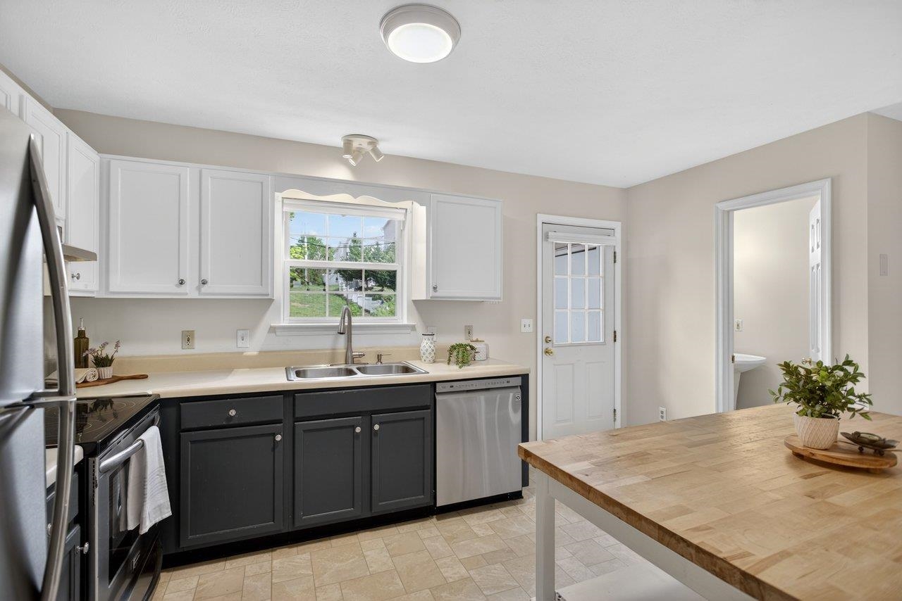 2312 BRECKENRIDGE CT, HARRISONBURG, Virginia 22801, 3 Bedrooms Bedrooms, ,1 BathroomBathrooms,Residential,2312 BRECKENRIDGE CT,676375 MLS # 676375