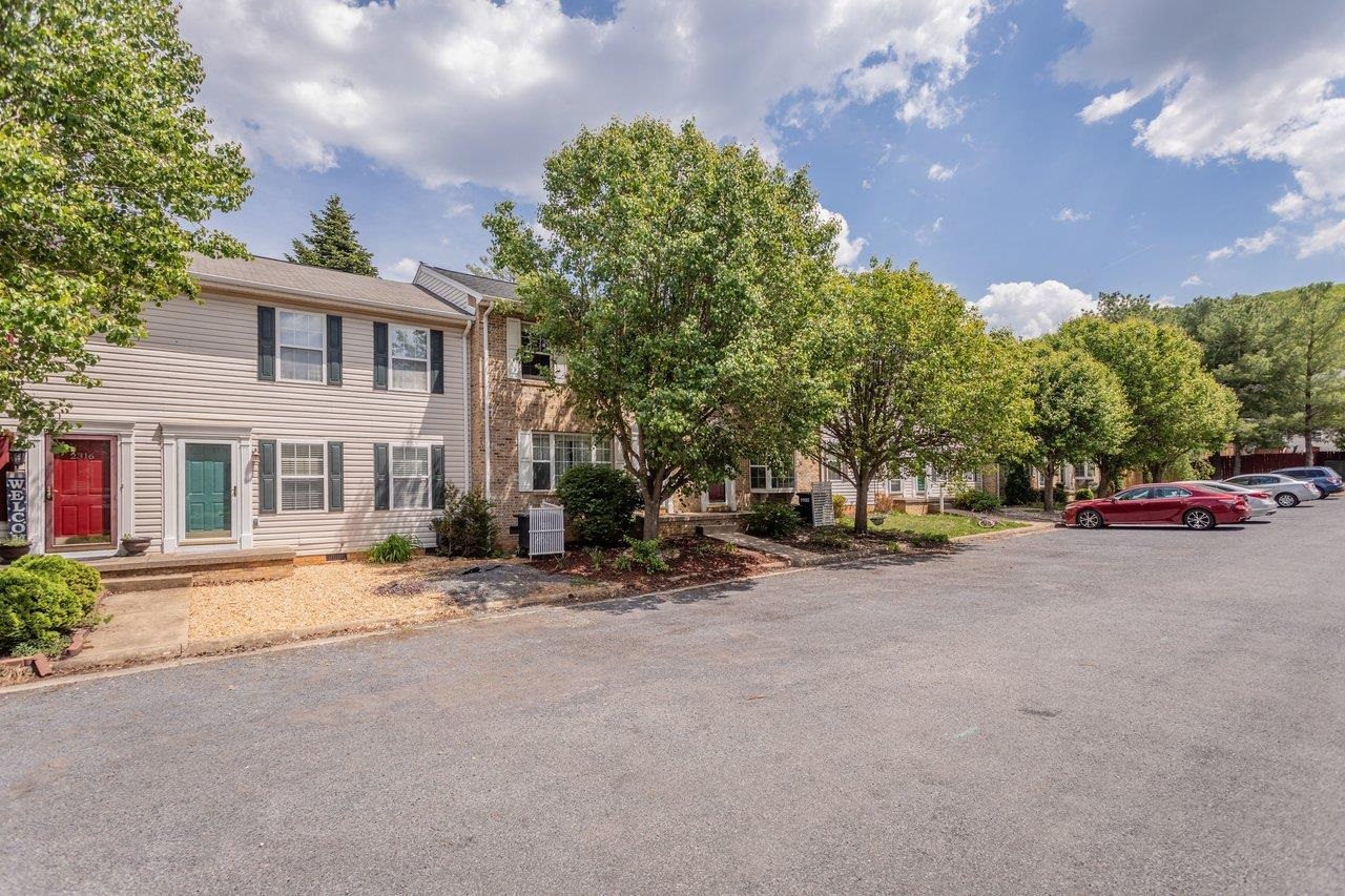 2312 BRECKENRIDGE CT, HARRISONBURG, Virginia 22801, 3 Bedrooms Bedrooms, ,1 BathroomBathrooms,Residential,2312 BRECKENRIDGE CT,676375 MLS # 676375