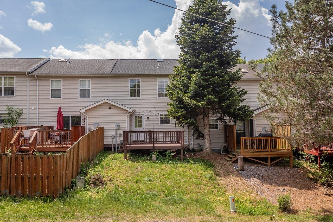 2312 BRECKENRIDGE CT, HARRISONBURG, Virginia 22801, 3 Bedrooms Bedrooms, ,1 BathroomBathrooms,Residential,2312 BRECKENRIDGE CT,676375 MLS # 676375